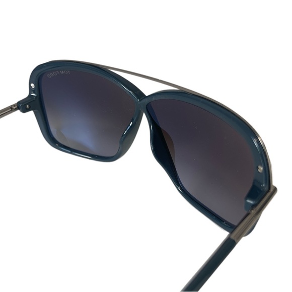 Tom Ford Women’s Sunglasses Green TF455 Oversize Lens Brown Gradient Acetate - Picture 8 of 12